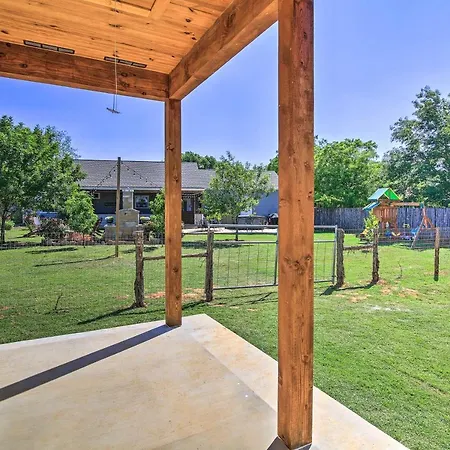 Hill Country Escape Hike, Swim, And Drink Wine Villa